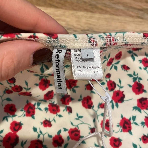 NEW Reformation Palms Bikini Bottoms in Amber (Red/Cream Floral), Size L (10) - Picture 5 of 10